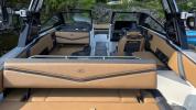 Used Cobalt R6 Surf Lake Muskoka at Walkers Point Marina