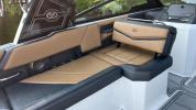 Used Cobalt R6 Surf Lake Muskoka at Walkers Point Marina