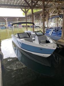 Cobalt CS23 for sale at Lefroy Harbour on Lake Simcoe