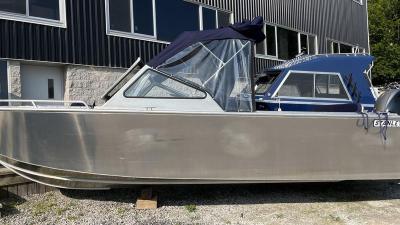 Used Stanley Boat For Sale on Lake Muskoka at Walkers Point Marina