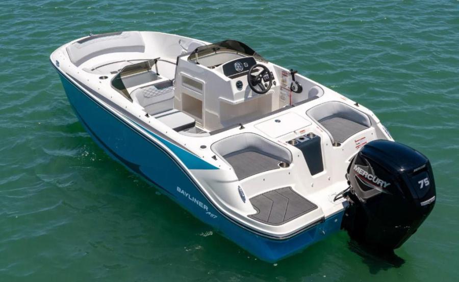 2025 Bayliner M Series M17