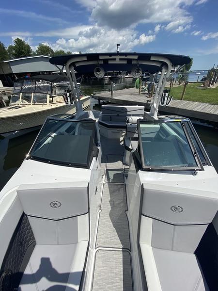 Cobalt R4 Surf For Sale at Lefroy Harbour Lake Simcoe