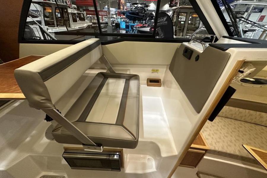 Cutwater Yacht For Sale at Bay Port Yachting Centre on Georgian May in Midland