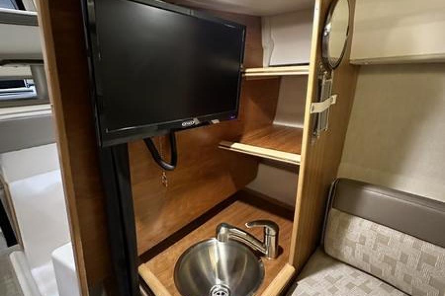 Cutwater Yacht For Sale at Bay Port Yachting Centre on Georgian May in Midland