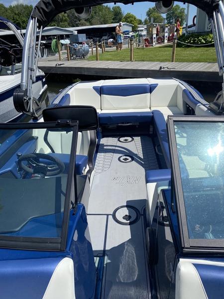 Mastercraft NXT 24 Boat for sale on Lake Simcoe