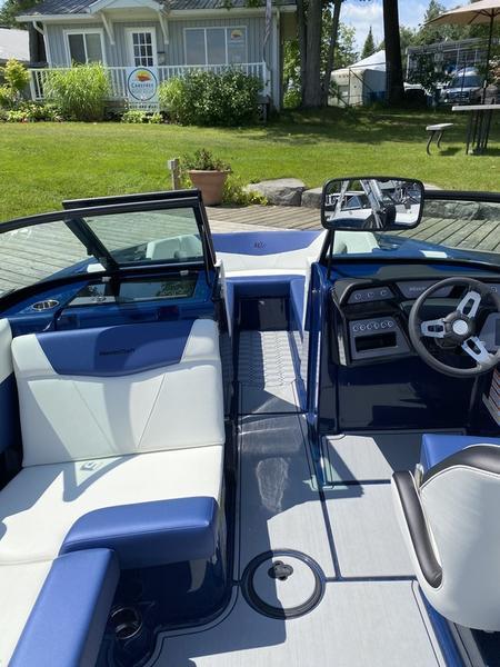 Mastercraft NXT 24 Boat for sale on Lake Simcoe