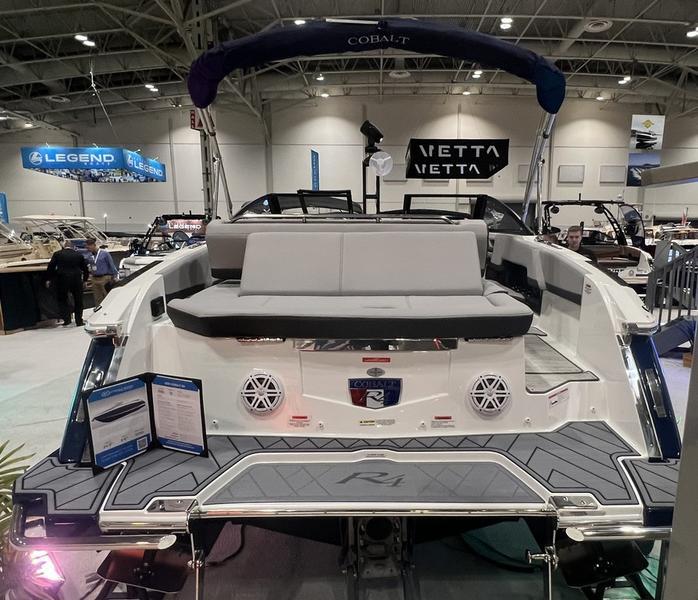 Cobalt R4 Boats For Sale at Walkers Point Marina