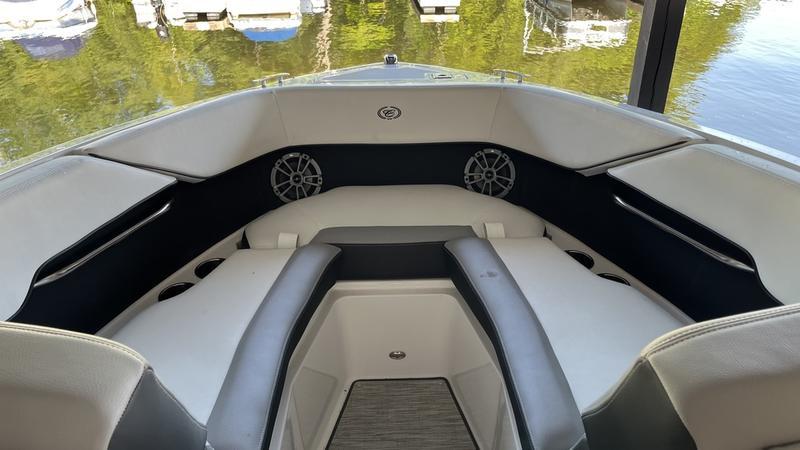 Cobalt Cs22 For Sale at Walkers Point Marina