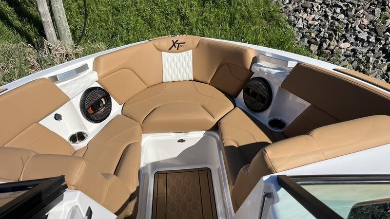 Mastercraft XT22 For Sale at Walkers Point marina Muskoka