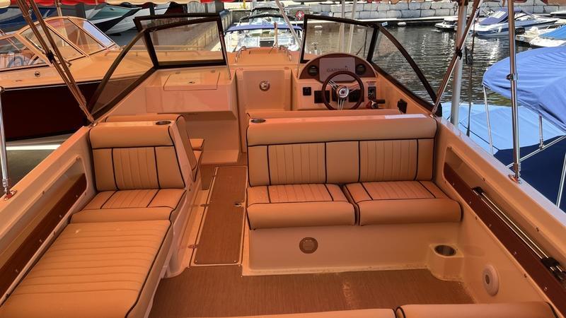 Rossiter R20 Bowrider for sale at Walkers Point Marina Muskoka