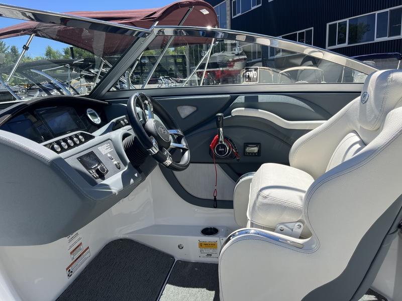 Used Cobalt R3 Surf Lake Muskoka at Walkers Point Marina