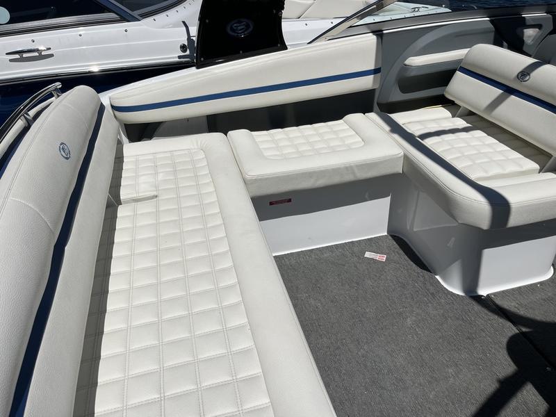 Used Cobalt R3 Surf Lake Muskoka at Walkers Point Marina