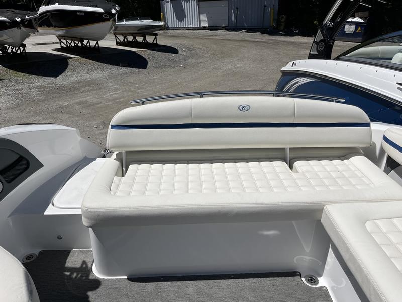 Used Cobalt R3 Surf Lake Muskoka at Walkers Point Marina