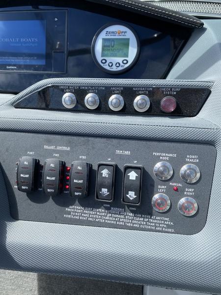 Used Cobalt R3 Surf Lake Muskoka at Walkers Point Marina